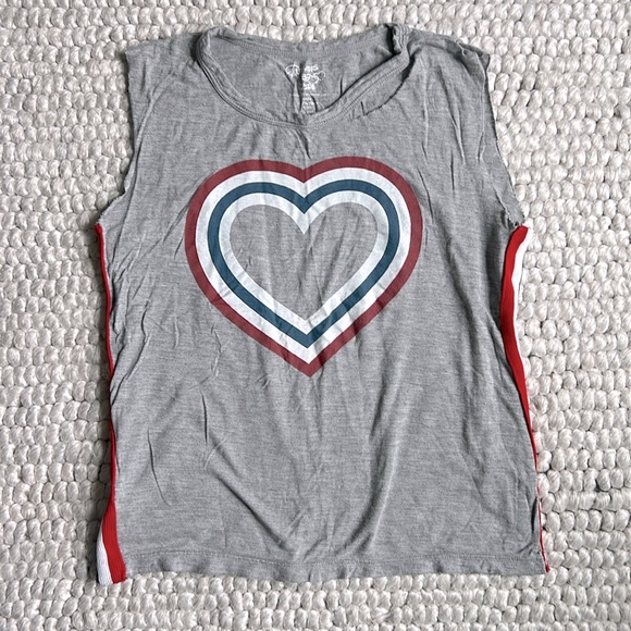 Flowers by Zoe Other - Flowers by Zoe FBZ small heart tank